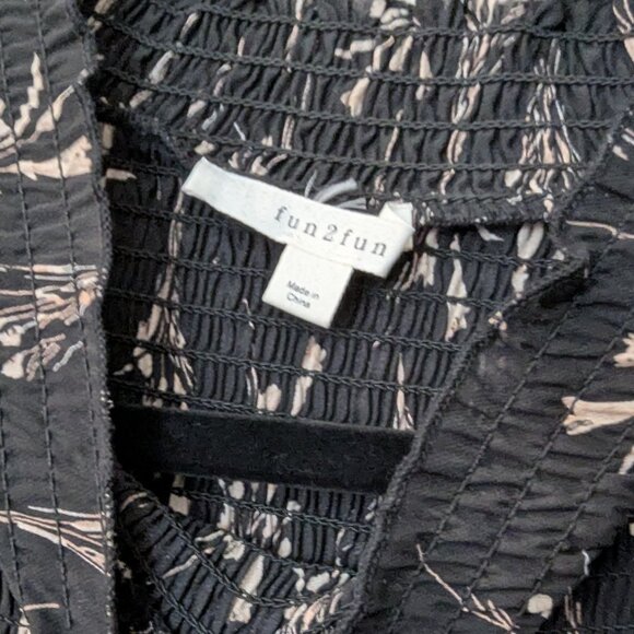 Fun2Fun Women's Black Floral Print Long Sleeve Blouse. Size Large. - Picture 3 of 4